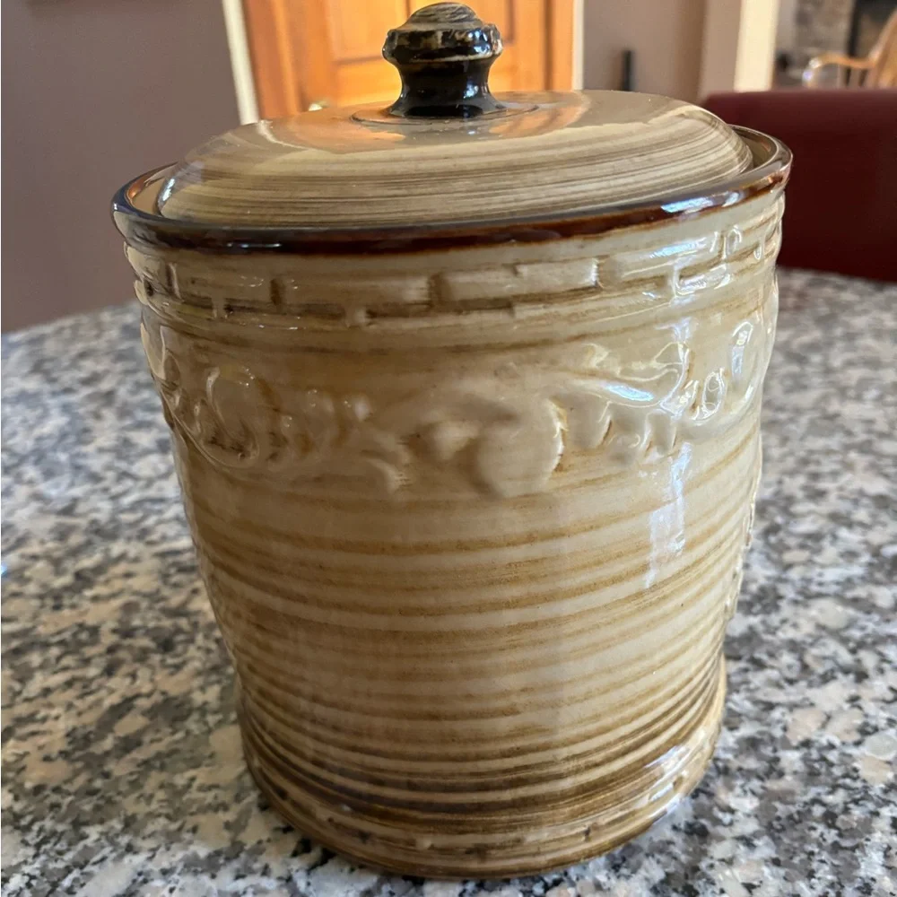Vintage Cookie Jar Oven Proof Stoneware Made in USA No Chips or cracks